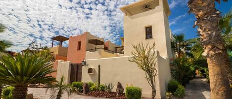 Casa del Vino, 2 BR & 2 BA home in Loreto Bay