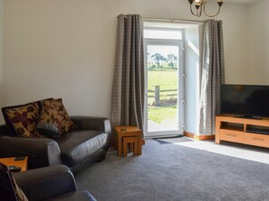 Relaxing living room with wonderful view | Mains Cottage, Belford, near Bamburgh