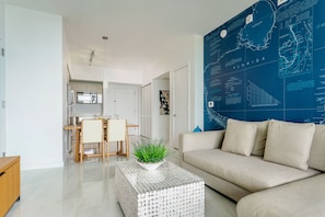 You´ll have plenty of space to have dinner with your loved ones, watch a movie or just get ready to have a great night out.