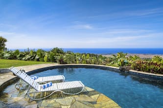 Piko Nani: Luxurious Oceanview Getaway w/Private Pool & Spa and Serene Lanai