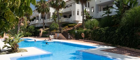 Zapholiday - 2290 - appartement verhuur La Duquesa, Costa del Sol - zwembad