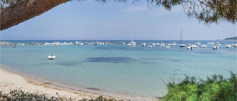 petit morceau de la baie de Pinarello, 500 mètres de la location.