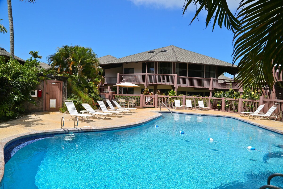 Enjoy this Tropical, Oceanside 1 mile from Queens Bath Tide Pool