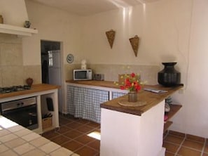 Casita 1: Kitchen.