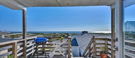 Fernandina Beach Vacation Rental | 2BR | 1BA | 950 Sq Ft | Stairs Required