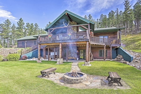 Custer Vacation Rental | 6BR | 3BA | 3,650 Sq Ft | Step-Free Access