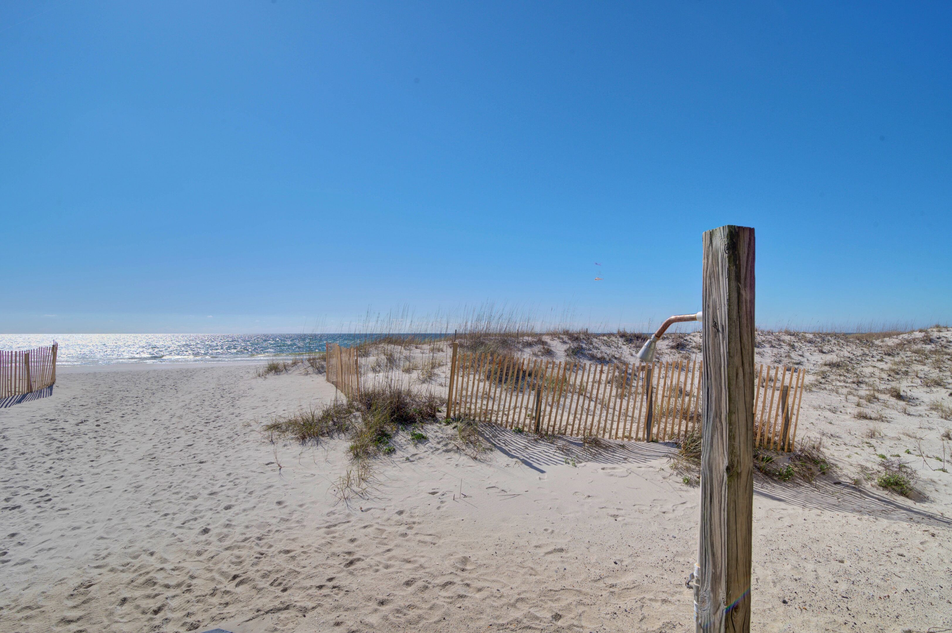 Cozy, Fun, Clean Beachfront Condo Low Rates. Heated Pool Cozy, Fun, Clean Beachfront Condo Low Rates. Heated Pool