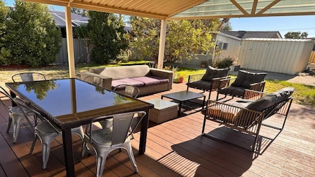 Outdoor dining