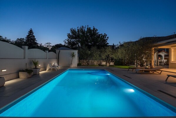 Villa Tugarka, ein liebevoll eingerichtetes Haus mit privatem Pool und großzügigem Außenbereich