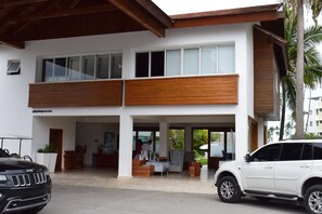 Reception area at the entrance of the complex