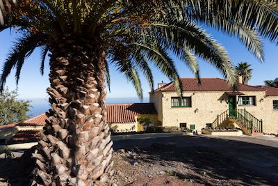 SECLUDED, SUNNY, COZY, RURAL CASITA LA BRENDA WITH FREE WIFI &  OPEN FIREPLACE