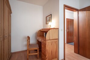 Schlafzimmer Sekretär