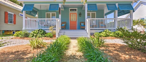 Bay St. Louis Vacation Rental | 3BR | 2.5BA | 1,400 Sq Ft | Stairs Required