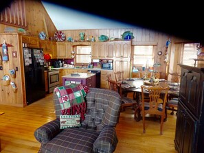 Kitchen/Dining