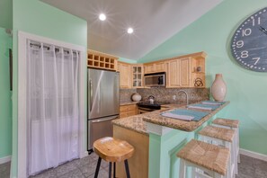 Fully equipped and updated kitchen