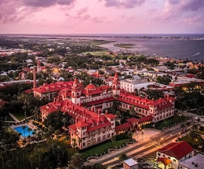 Historic Downtown St. Augustine - 12 minutes away!