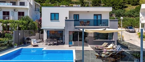 VILLA SORIANO with private, heated pool and 4 bedrooms