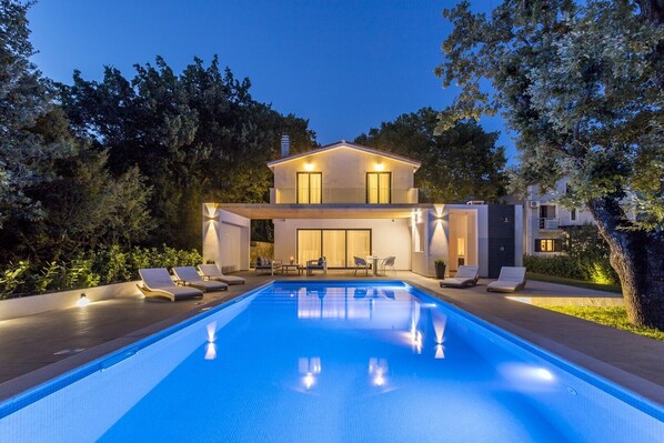 Villa Ventura provides a nice getaway from city life surrounded by unspoiled nature