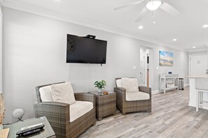 A Place at The Beach 9540-3G Living Area