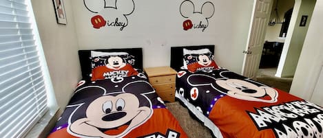 Mickey Mouse Theme! Third Bedroom - Double Twin Beds (2022 Updates Not Shown)