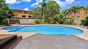 Complex pool 