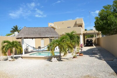 Casa Canukatan - Una villa moderna de playa mexicana