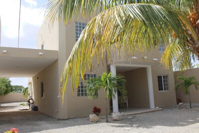 Casa Canukatan - Una villa moderna de playa mexicana