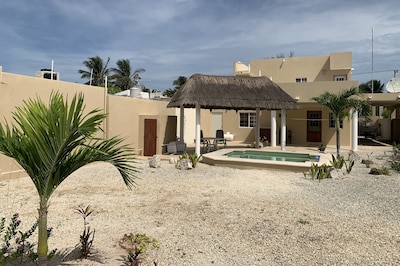 Casa Canukatan - Una villa moderna de playa mexicana