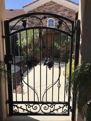 Safe security gate