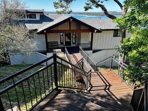 Welcome to your memorable stay at Canyon Lake. Private parking for 3-4 cars.
