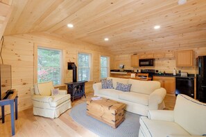 Interior | Open Floor Plan | Free WiFi