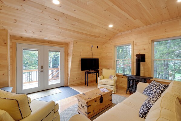 Mount Desert Vacation Rental | 1BR | 1BA | 800 Sq Ft | Stairs Required