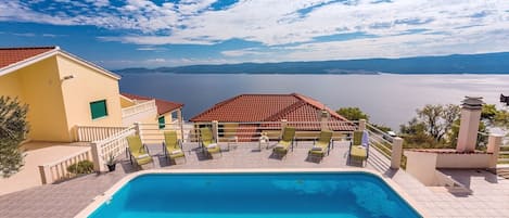 VILLA MASLINA - mit 5 Schlafzimmern, 4 Badezimmern und privatem Pool