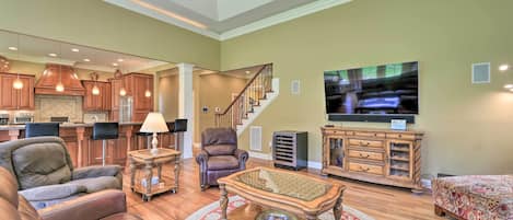 Trenton Vacation Rental Home | 5BR | 5BA | 7,000 Sq Ft