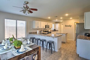 Keep the chef company at the 4-person breakfast bar.