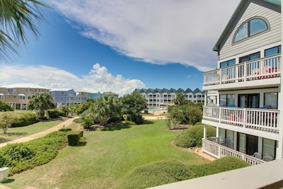 Beach Front Resort - Beautiful 2 BR/2 Bath