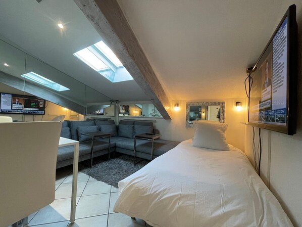 Extra bed - Sleepovers made easy - ensure everyone has a comfortable place to rest with an extra bed.