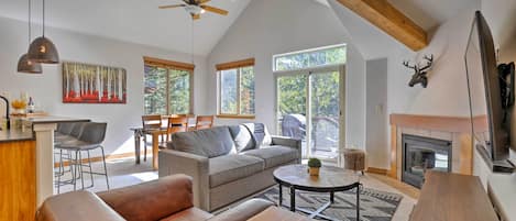 Silverthorne Vacation Rental | 2BR | 2BA | 1,308 Sq Ft | Stairs Required