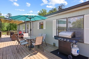 Private Deck | Gas Grill