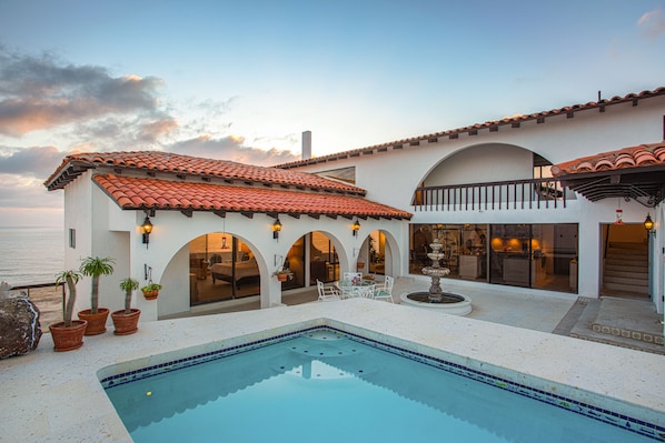 Center courtyard with pool and fountain