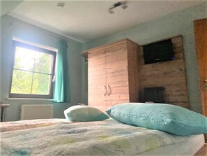 2 Raum Familienzimmer-kl. Zimmer / 2 Raum