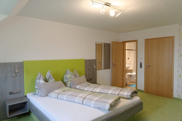 Doppelzimmer Komfort ll ohne Balkon-Doppelzimmer ohne Balkon