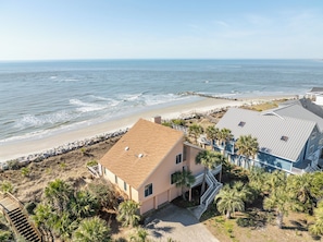 Simply Incredible! Unobstructed views of the beach and ocean waves.