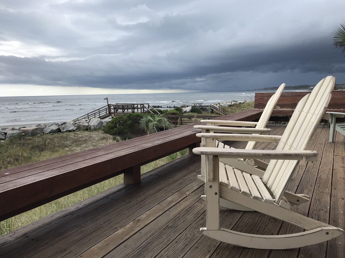 Oceanfront! Quiet & Relaxing on South end of Tarpon, with magnificent sunsets!