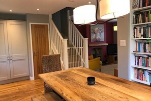 Open-plan kitchen/dining area 