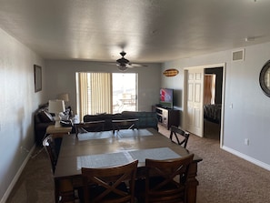 TV's in all rooms, WiFi with fast speeds, 6 person dinning table.