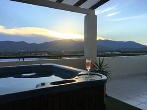 Bain à remous extérieur