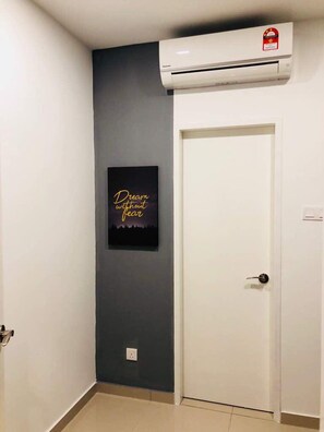 Small Room 
2 single floor mattress  