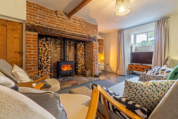 Willow Cottage: Large fireplace with wood burning stove