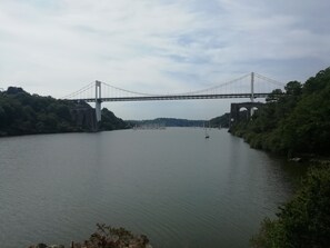 Avec vue sur les ponts